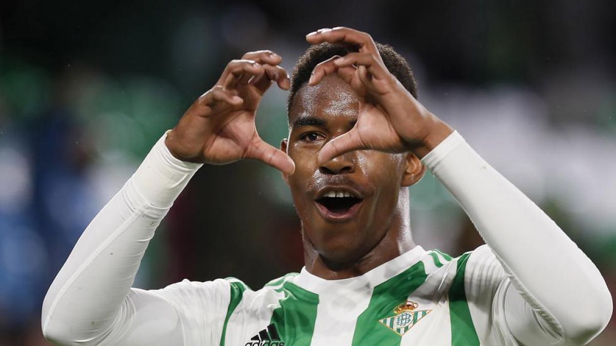 Junior Firpo: Regresar al Betis es una opción abierta
