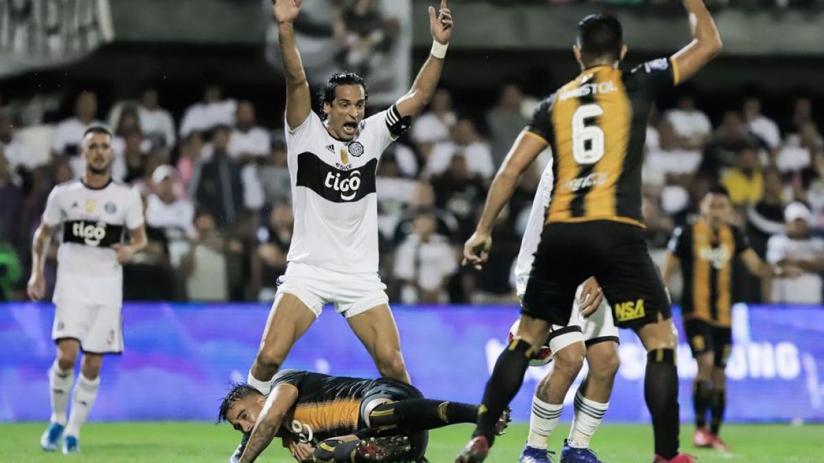 Roque Santa Cruz ficha por el Nacional a sus 44 años