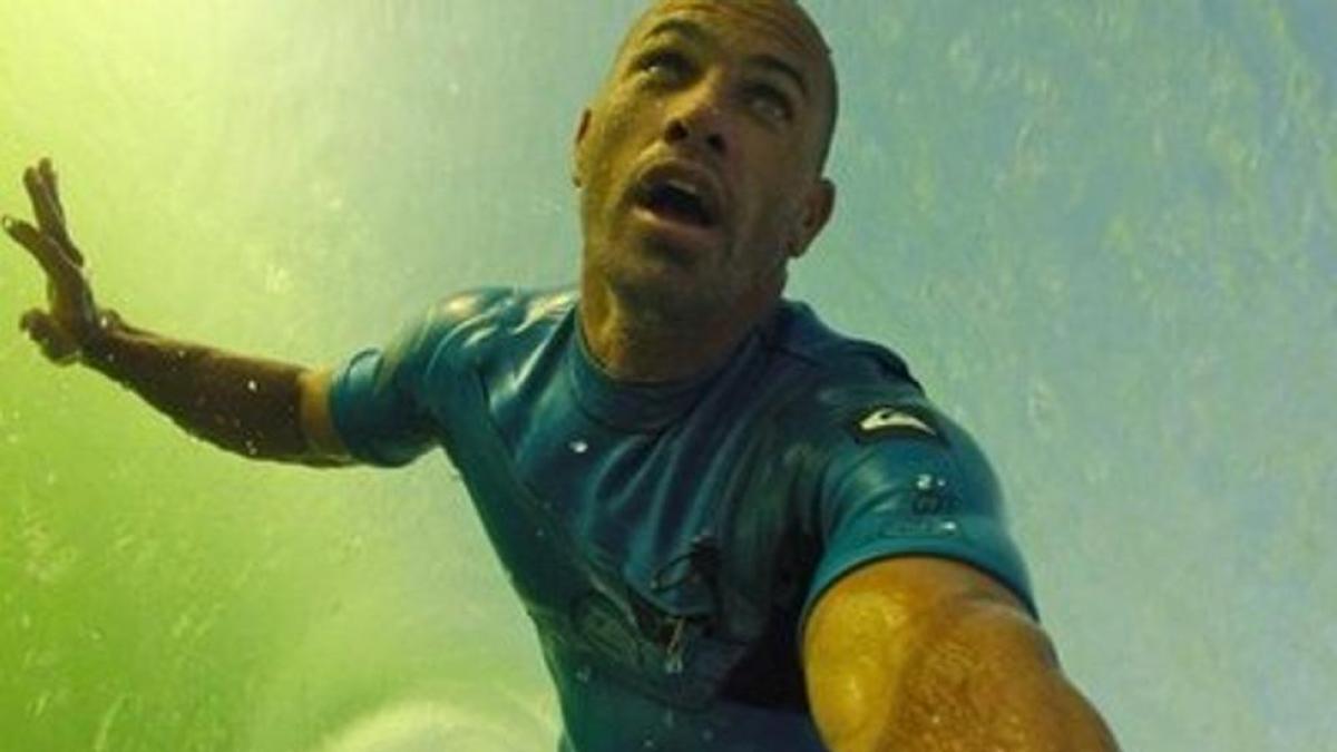 Kelly Slater, leyenda del surf, insinúa su retirada: Todo llega a su fin