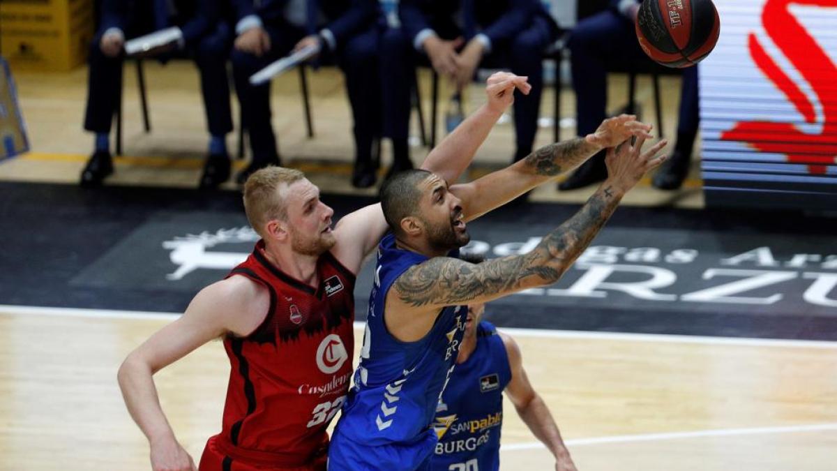 Hlinason renueva por el Casademont