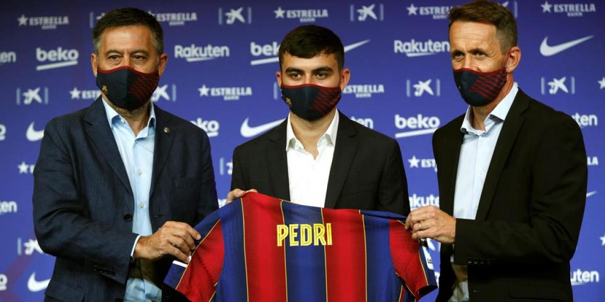 Pedri festeja su primer año como azulgrana