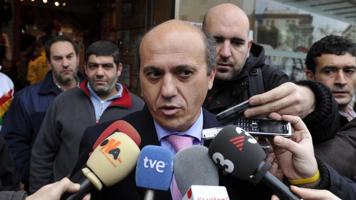 Del Nido: Me tienen que matar para que entre una bandera culé en el Pizjuán