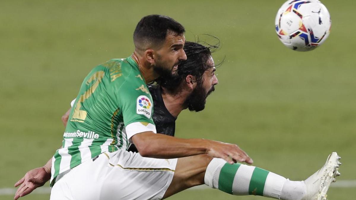 Martín Montoya puede debutar ante el Girona
