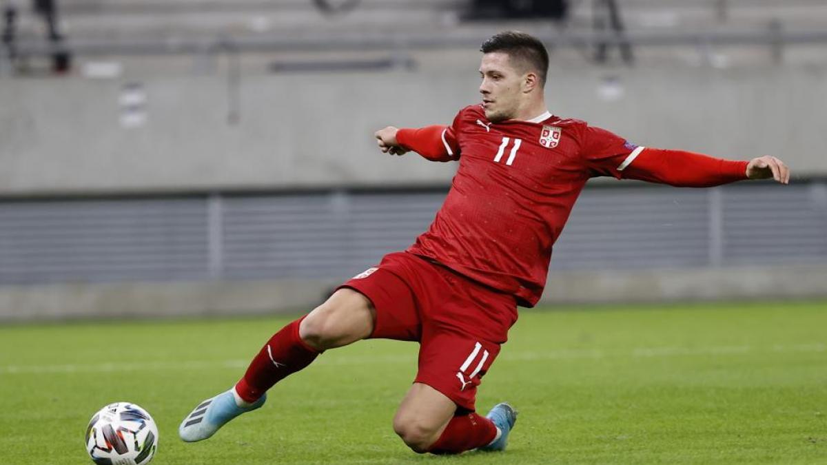 Jovic marcó con Serbia ante Qatar