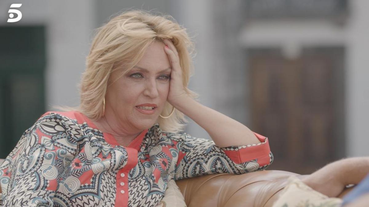 Lydia Lozano, en Menorca tras grabar el reality de Sálvame: las imágenes junto a su marido