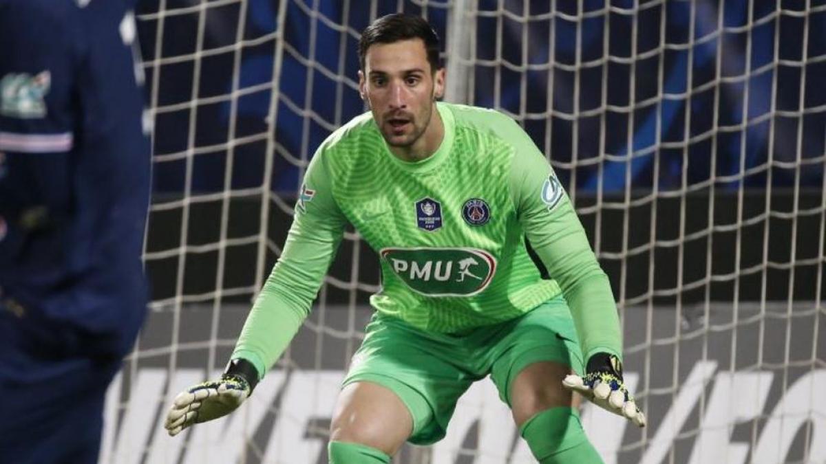 Sergio Rico, meta del PSG, llega a Palma para firmar por el Mallorca