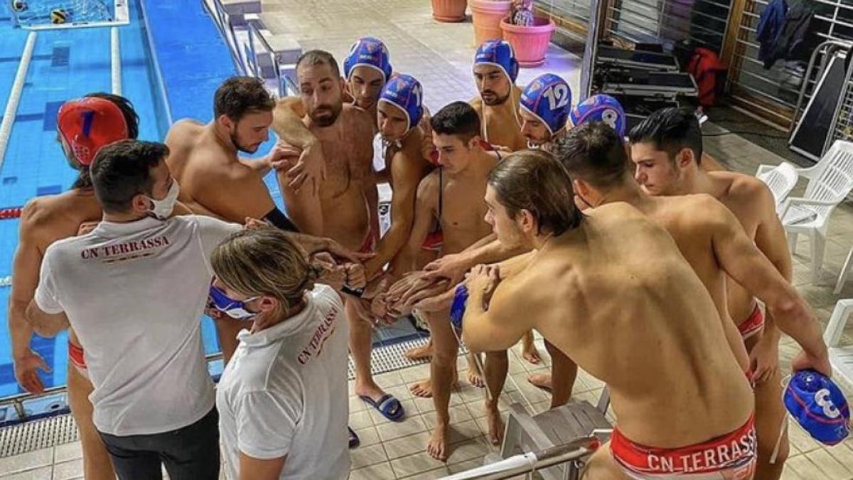 El CN Terrassa se clasifica para la segunda fase tras golear 26-5 al Varsovia