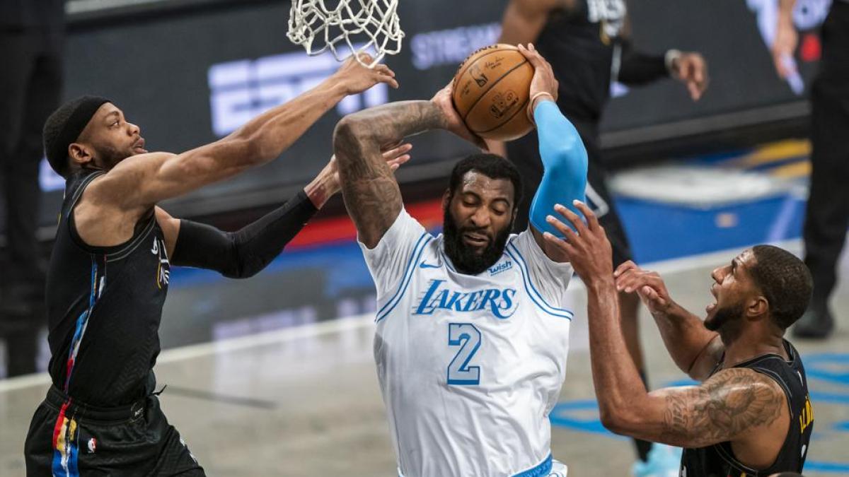 Drummond cambia los Lakers por los Sixers