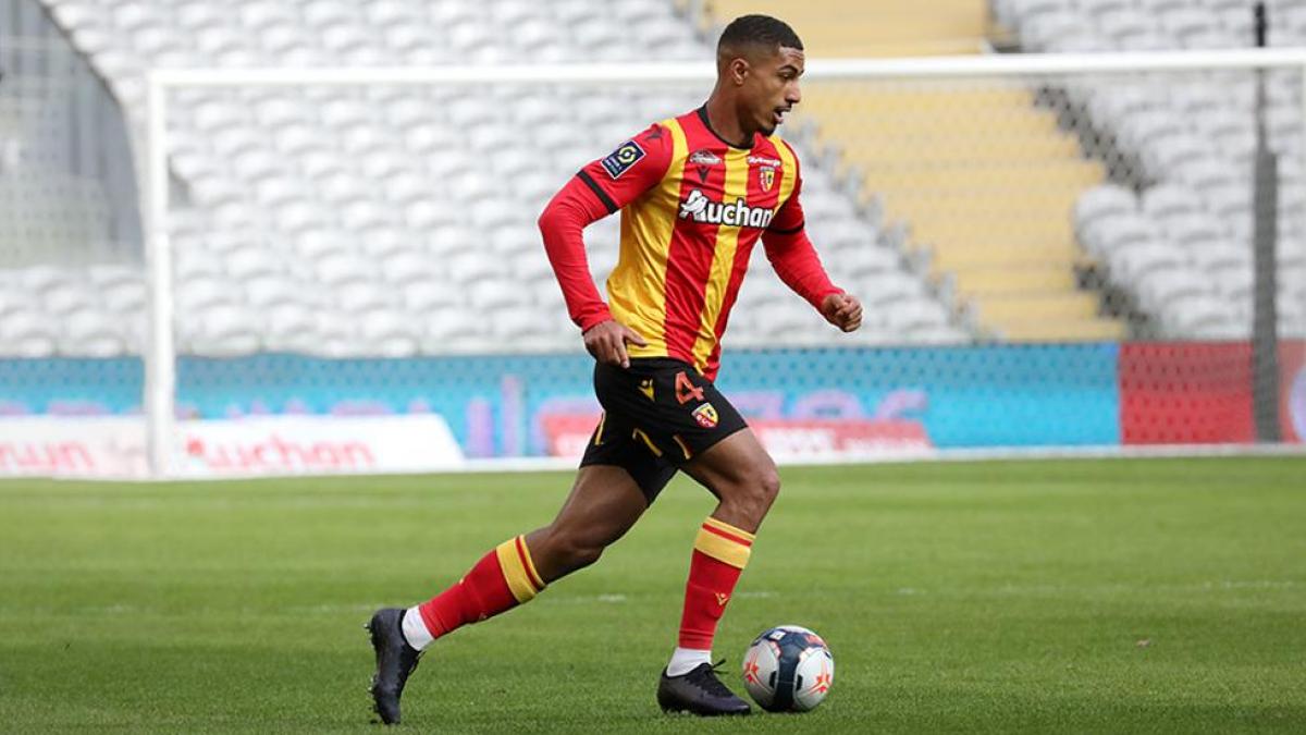 Badé, muy cerca de fichar por el Sevilla