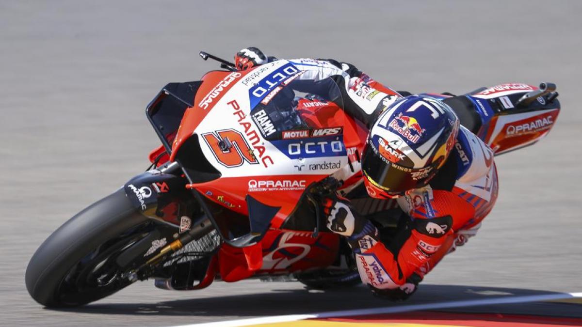 Zarco pulveriza el récord de la pista en los primeros libres