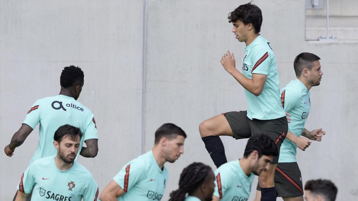 Joao Félix llegó tocado a Portugal tras el derbi