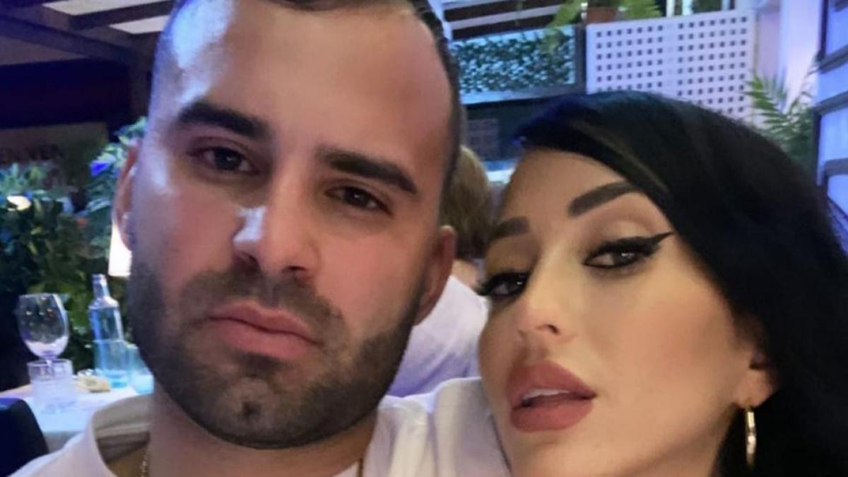 Aurah obligada a explicarse ante sus fans tras ser pillada de nuevo con Jesé en Ibiza