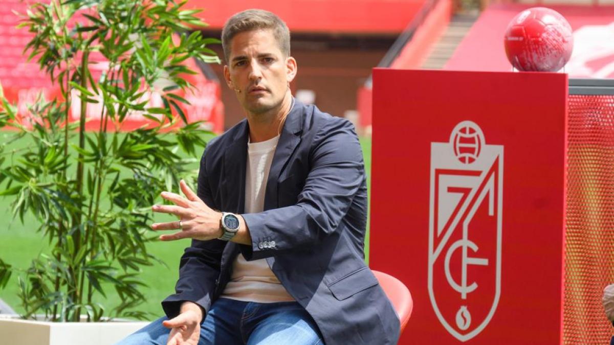 Robert Moreno se apunta también a la revolución