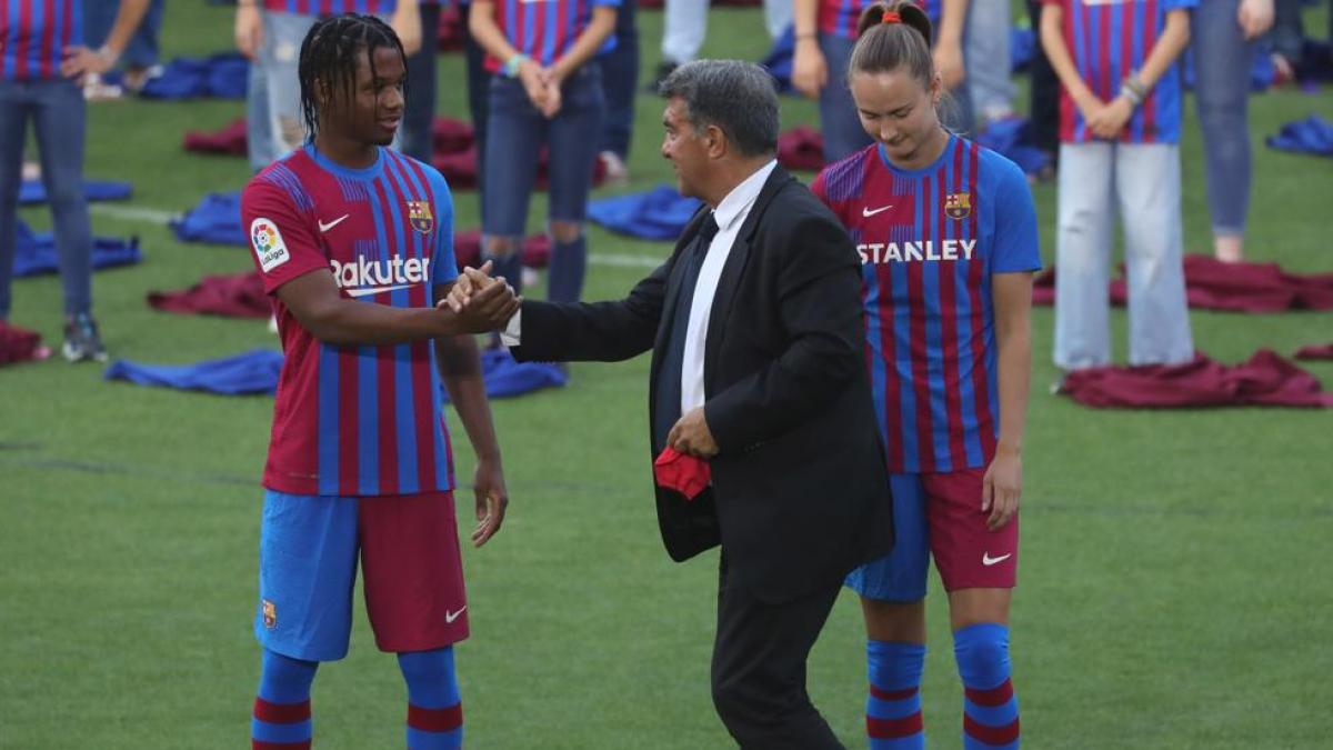 Ansu reafirma a Mendes que su única prioridad es el Barça