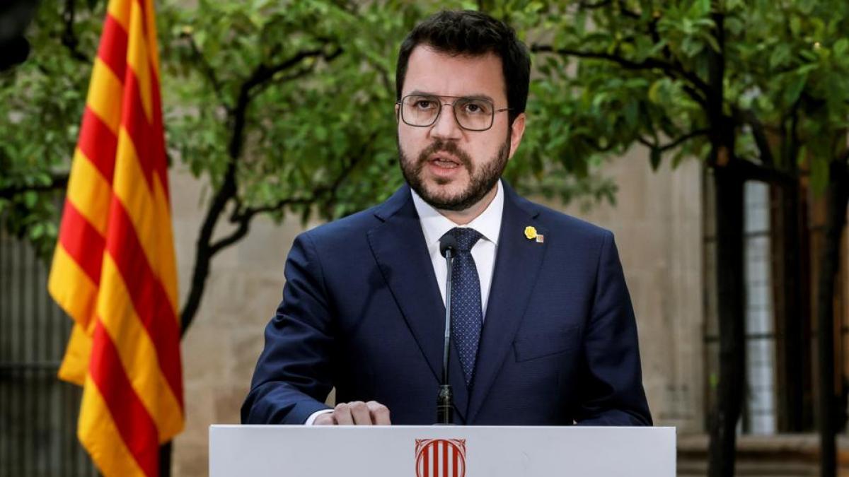 Aragonès navega durante toda la noche para reunirse con Puigdemont