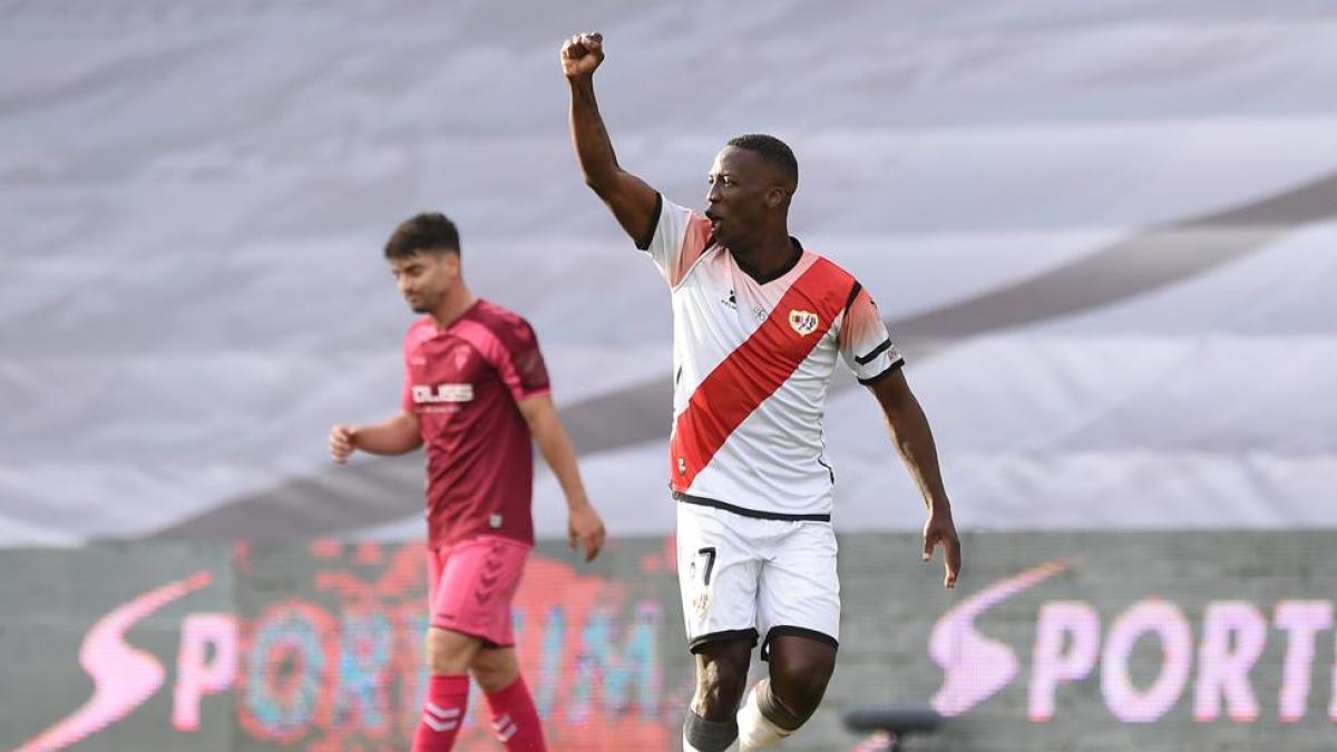 Rayo Vallecano y Boca Juniors acuerdan el traspaso de Luis Advíncula