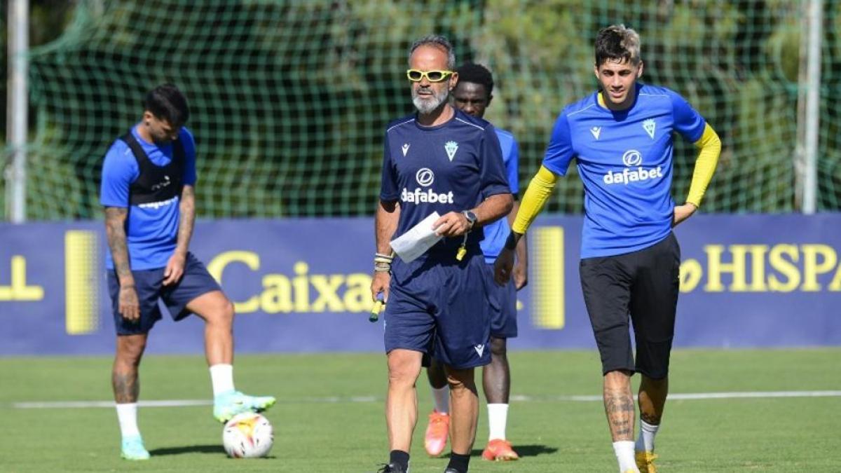 Cervera convoca a 24 jugadores para la visita de Osasuna