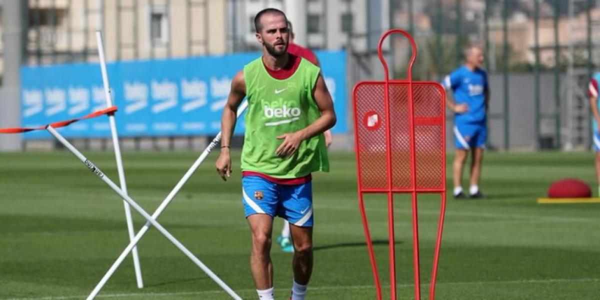 La salida de Pjanic, enquistada por Ramsey