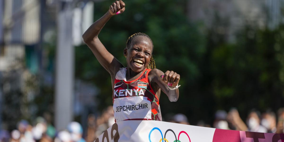 Doblete de Kenia en el maratón femenino más lento