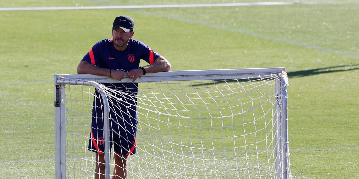 El decano Simeone se queda más solo