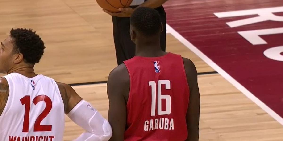 Garuba muestra su poderío físico en su debut con los Rockets