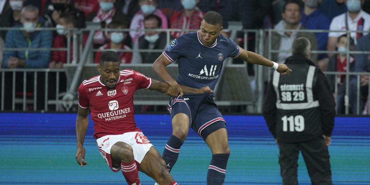 Sin Messi y con Mbappé, el PSG vence en Brest