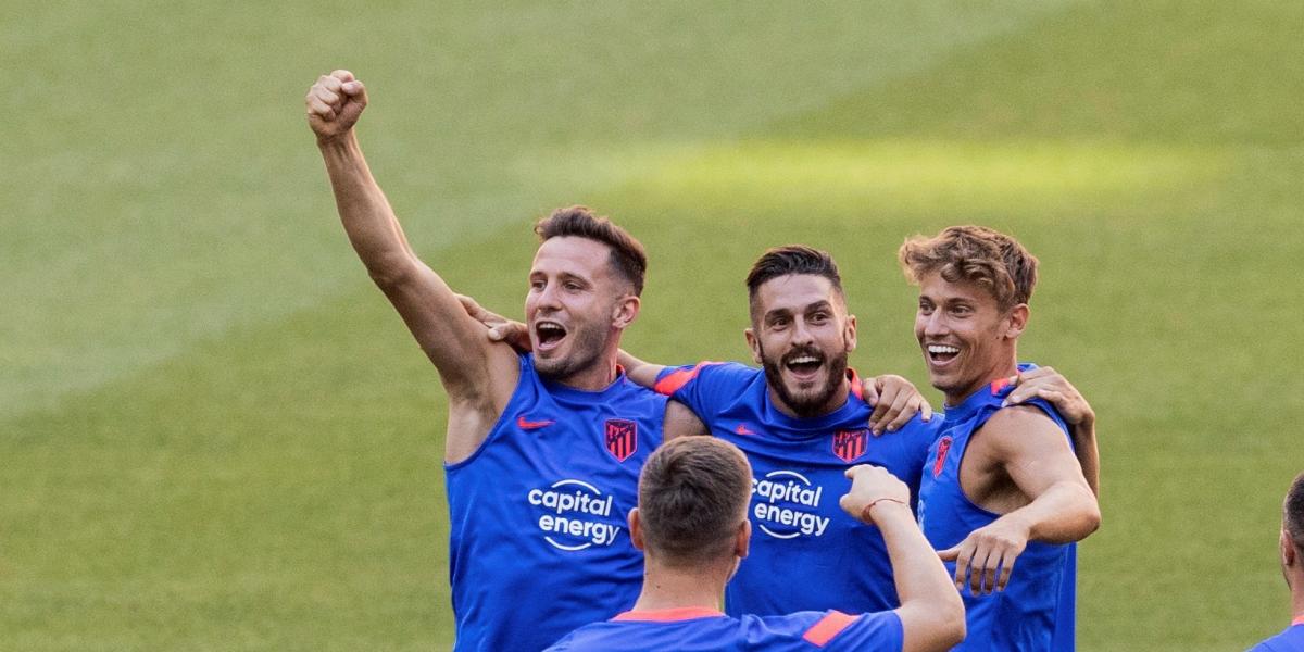 Saúl entrenó a la espera de resolver su futuro