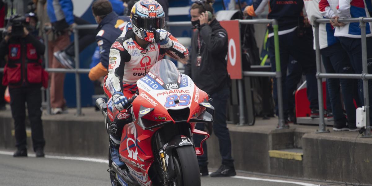 Jorge Navarro comienza mandando en los libres