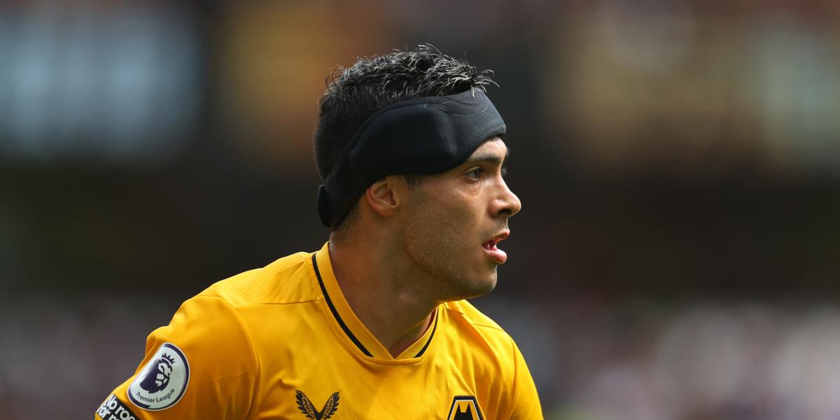 Raúl Jiménez comienza el año con asistencia y avanza en la FA Cup con Wolves