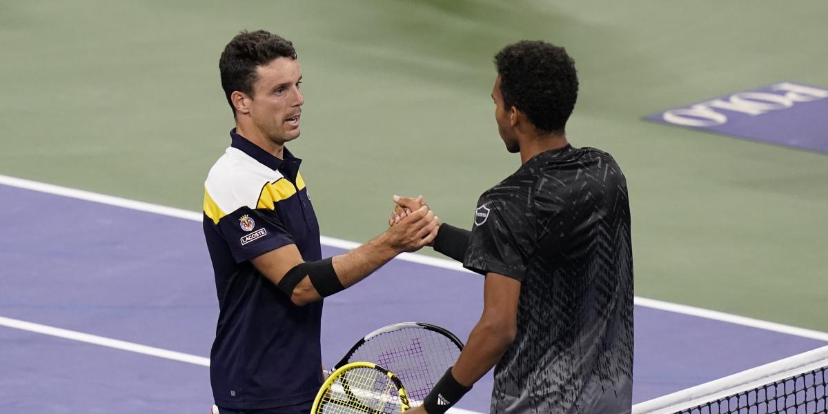 Bautista se queda a medias ante Aliassime y deja sólo a Alcaraz en el US Open