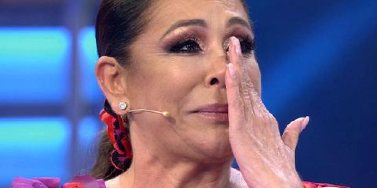 Isabel Pantoja se rompe en Volverte a ver al recibir una sorpresa de un ser querido
