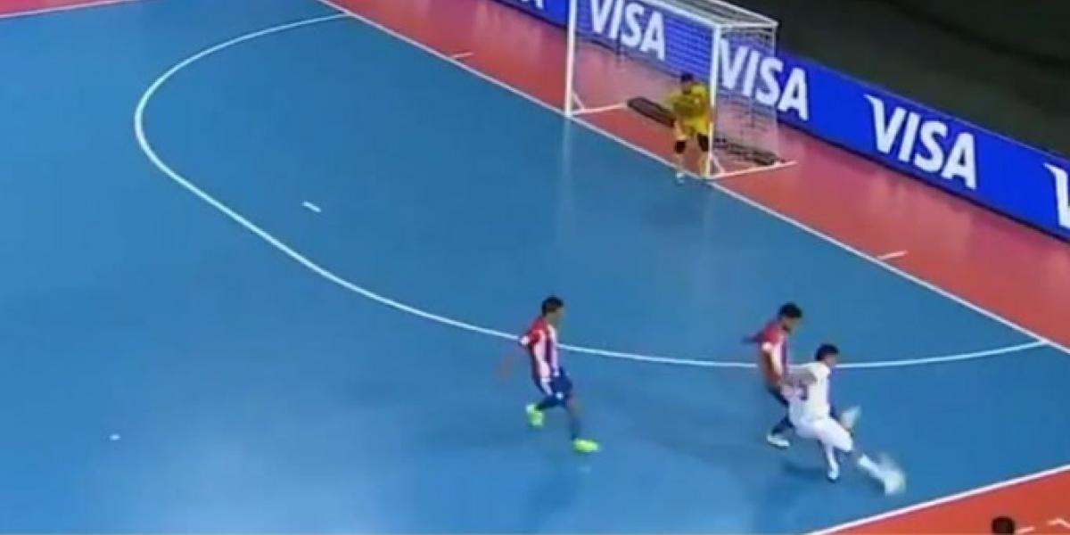 ¡Qué barbaridad de gol de Raúl Gómez en el debut de España!
