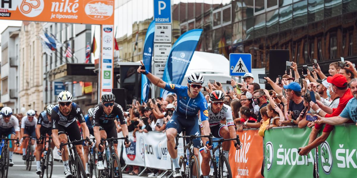 Hodeg, primer líder en Eslovaquia tras batir a Sagan