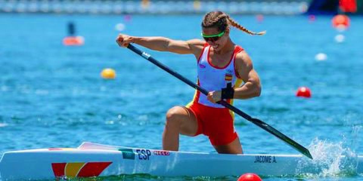 Antía Jácome se cuelga la plata en C1 200