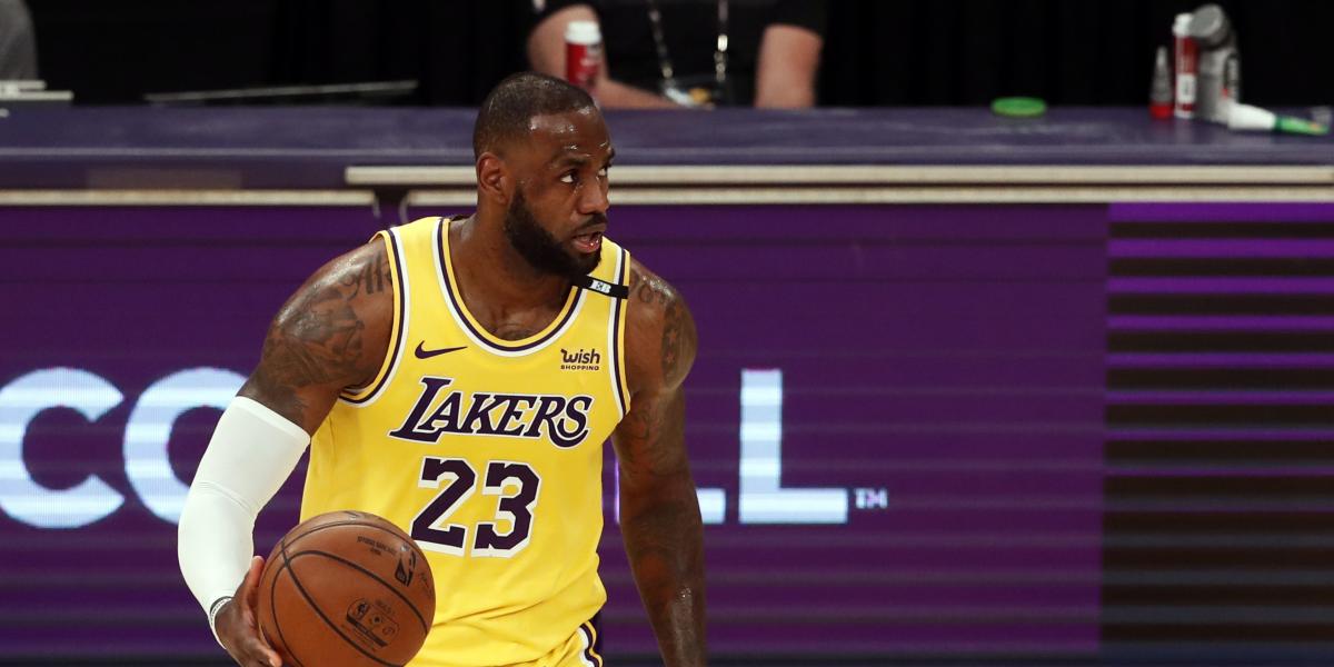 LeBron: No es mi trabajo promover la vacunación