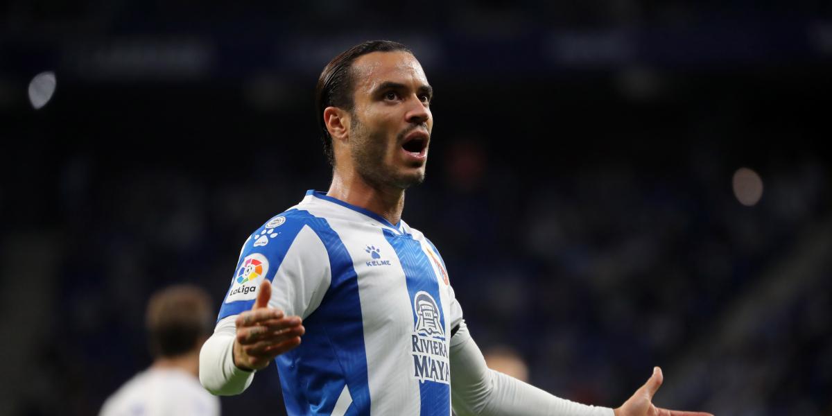 0-0 al descanso tras dos goles anulados de Raúl De Tomás