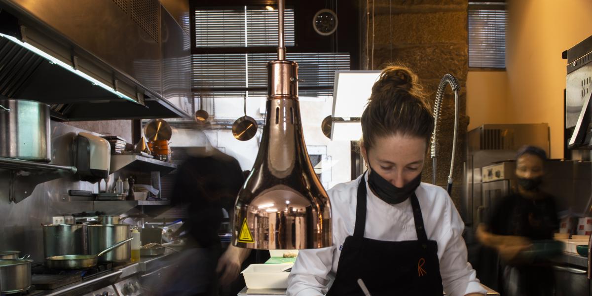 Eli Nolla, la chef del Restaurante Normal, una apasionada del basket