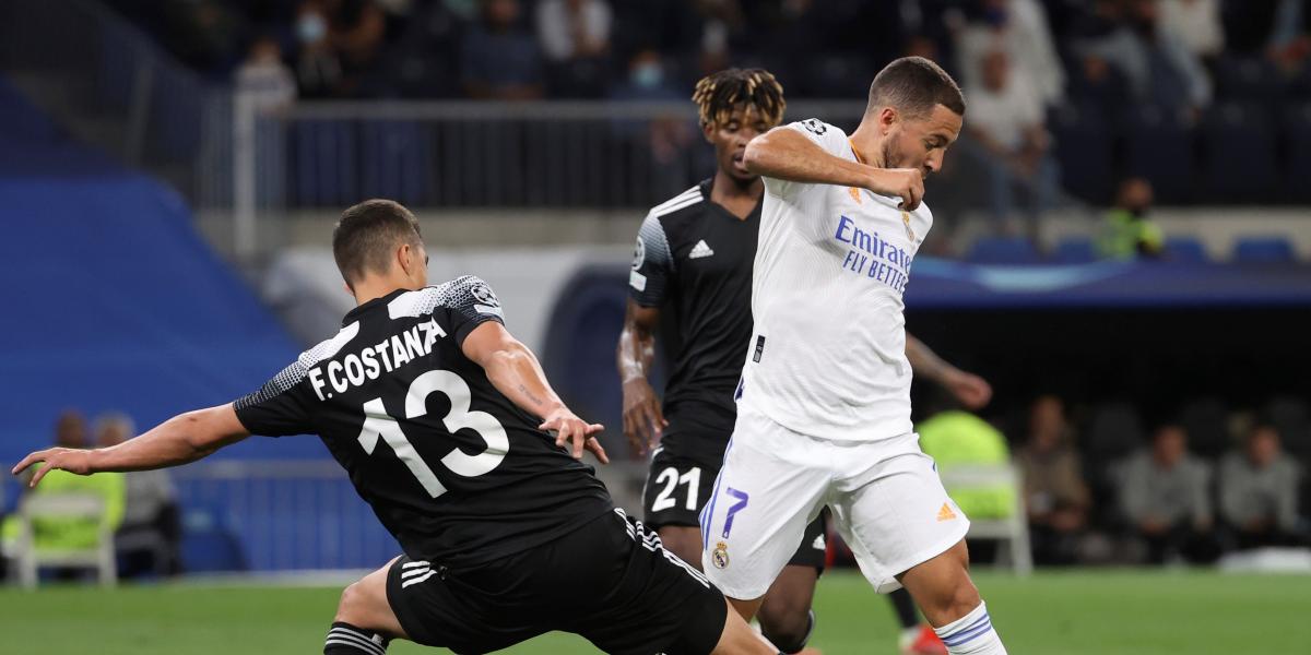 Hazard, más tiempo calentando que jugando