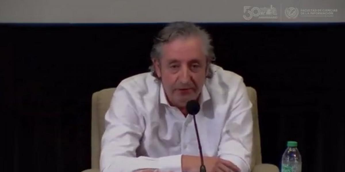 Pedrerol, cabreado, defiende El Chiringuito en una universidad a golpe de mesa