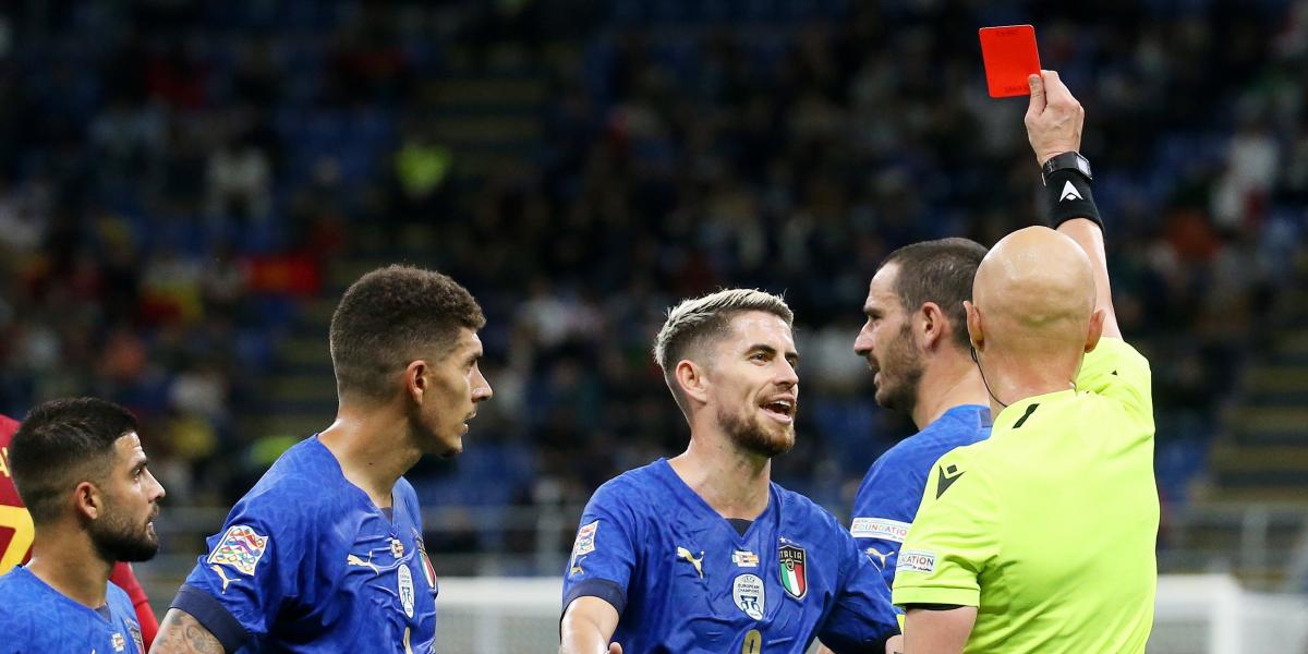 Bonucci pide disculpas por la expulsión ante España