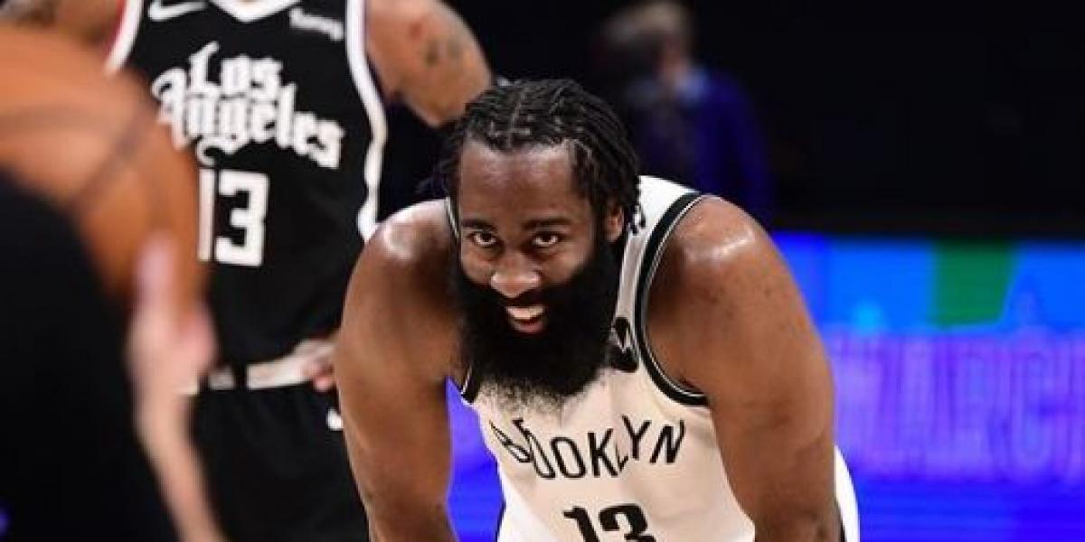 Harden: Que Irving no esté en la pista nos perjudica