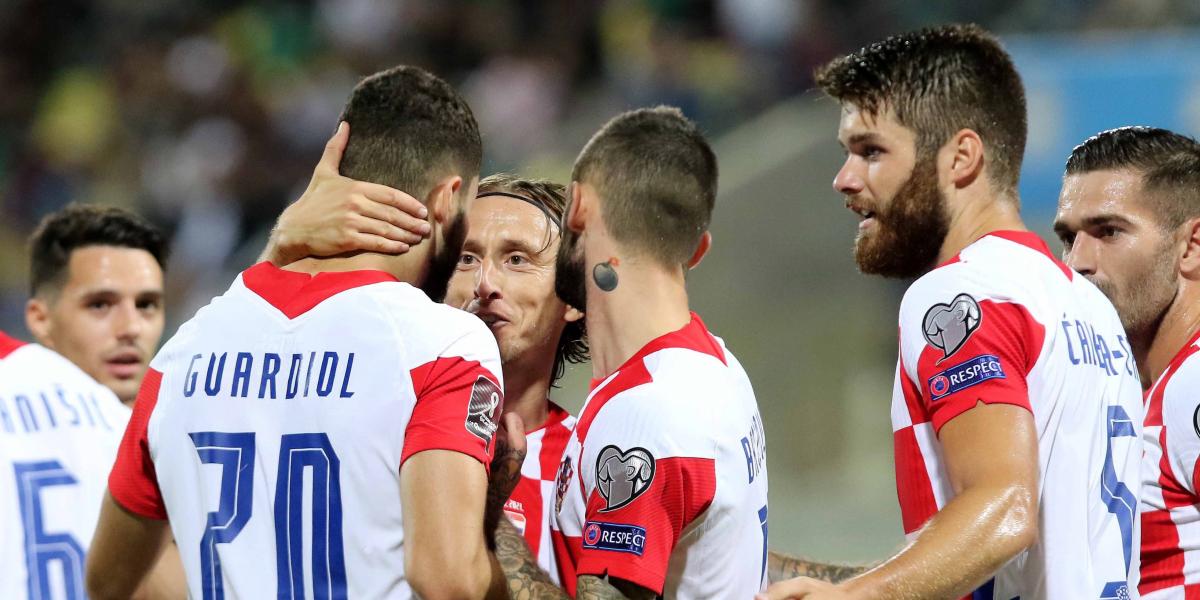 Croacia y Rusia mantienen el pulso en lo más alto del Grupo H