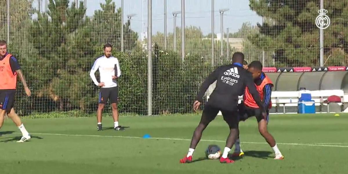 El Madrid sigue entrenando sin los internacionales