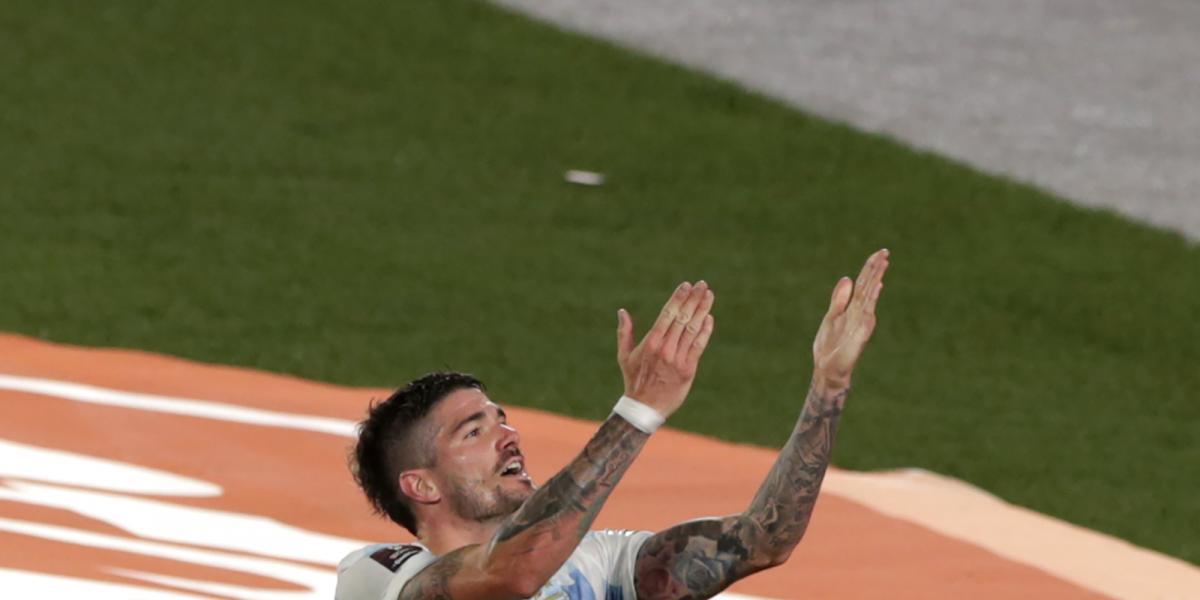 De Paul marcó y asistió ante un Luis Suárez que se estrelló en el palo