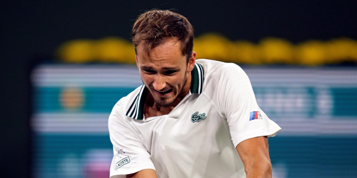 Medvedev avanza firme a octavos; Rublev eliminado por sorpresa