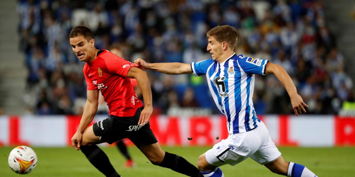 La Real aguanta contra el Mallorca y sonríe como un líder