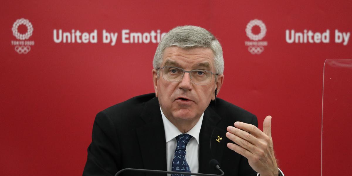 Bach visita a los deportistas ucranianos en Suiza para garantizarles ayuda