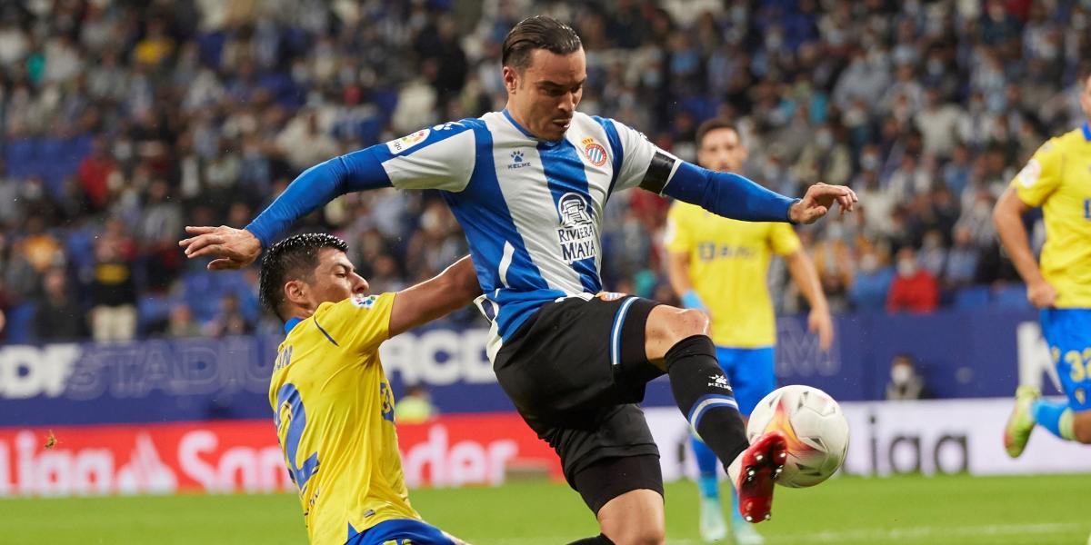 El Espanyol supera al Cádiz y mira hacia arriba
