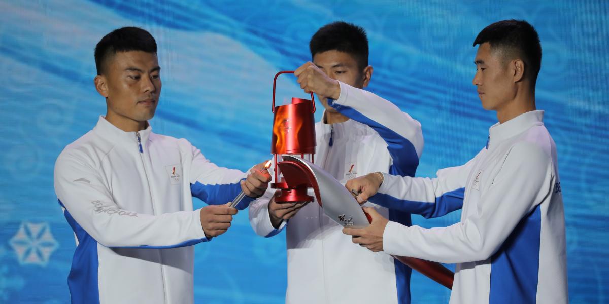 La llama olímpica llega a Pekín con polémica