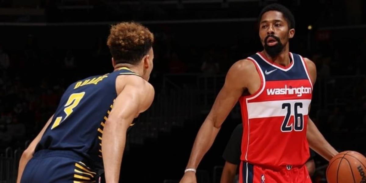 Un triple de Bertans le da la victoria a los Wizards en la prórroga